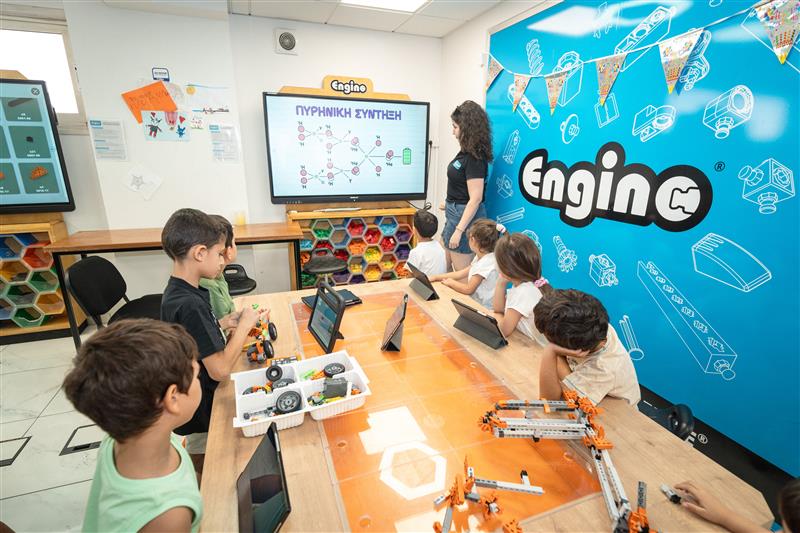 STEM & Robotics Workshop ( For Members 90-mins session)